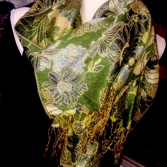 Green Pashmina Scarf - Picture 5 of 5